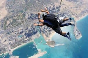 KKday: 🪂 在杜拜，跳一場比夢還壯麗的自由落體！