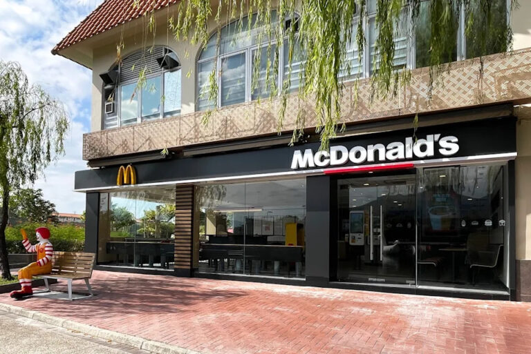 【McDonald's】錦綉花園店 購買食品滿$30送中汽水(即日起至17/01)