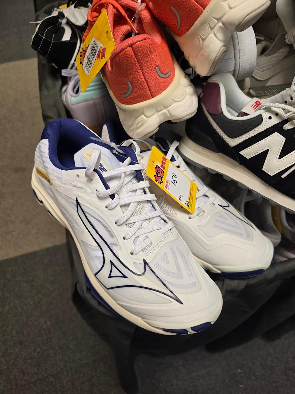 Nike 精選服飾買二送一