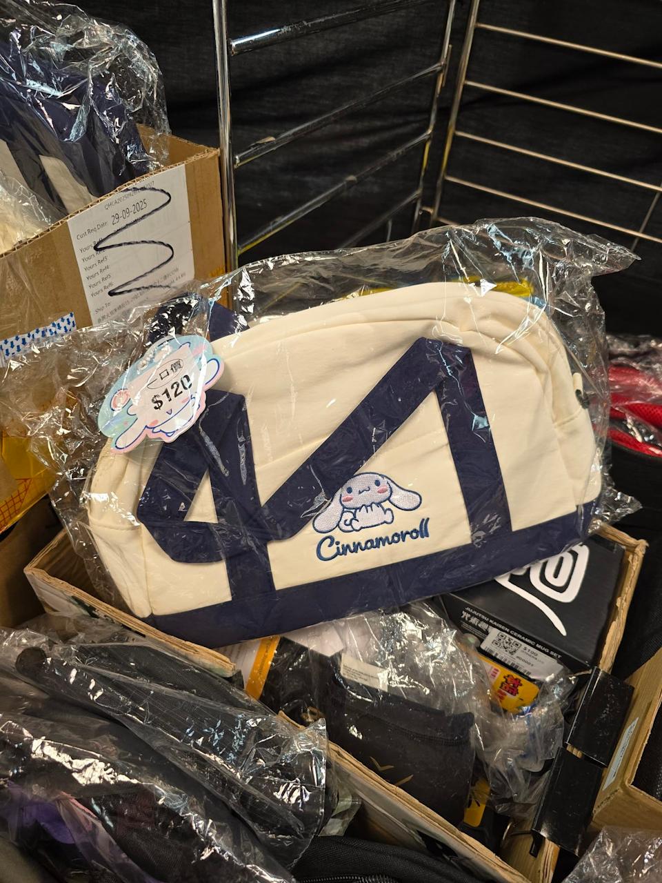 馬拉松便服開倉 場內實景