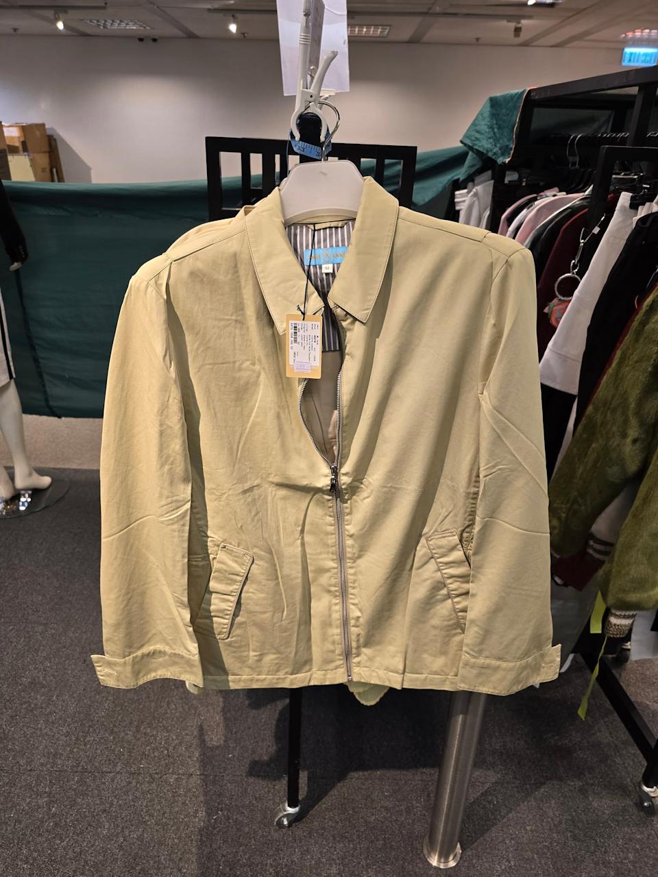 海港城迎春特賣會場人流及陳設