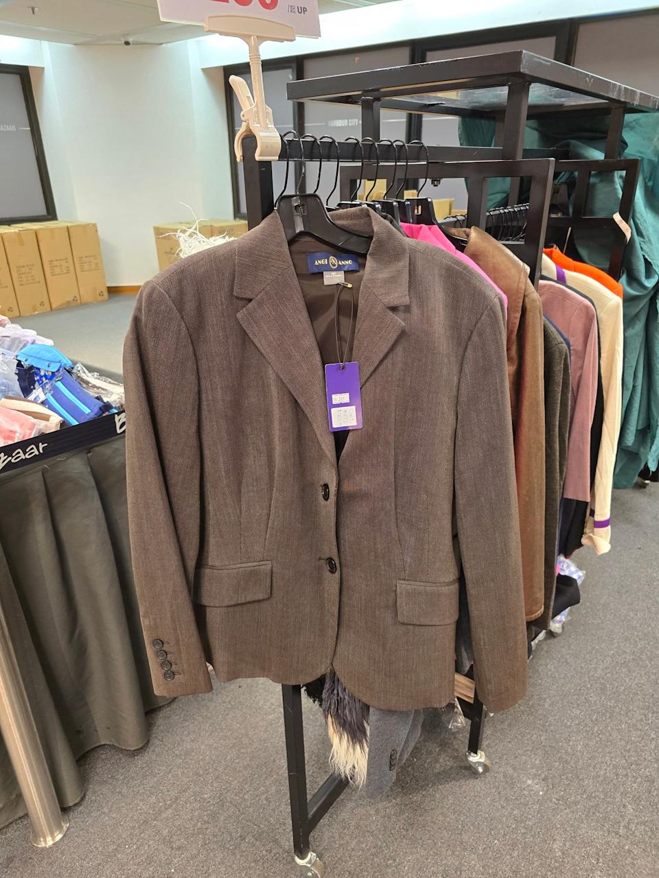 海港城賀年迎春特賣男女裝專區